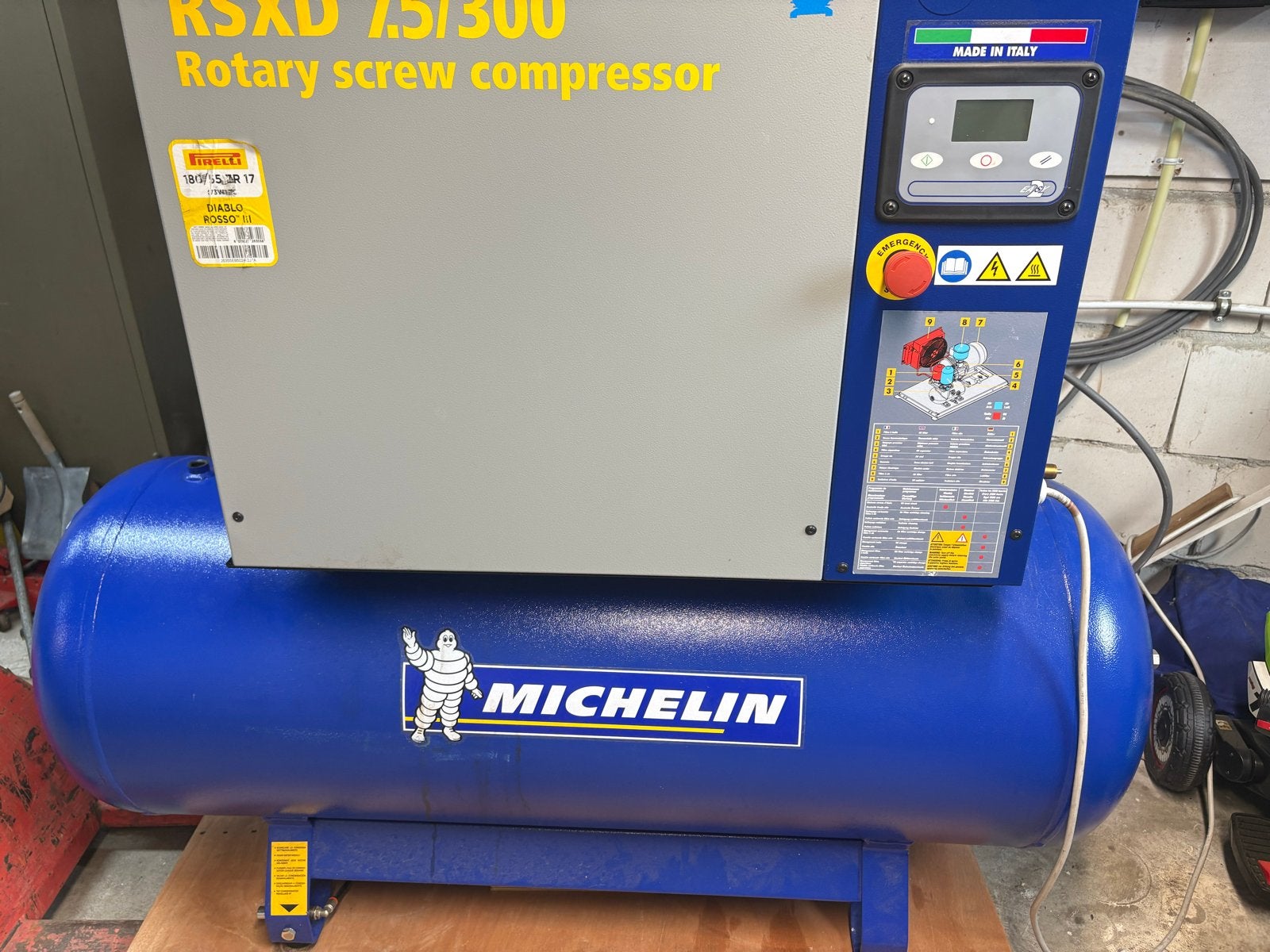 Michelin RSXD 7.5/300 Schroefcompressor, Ophalen, 400 tot 800 liter/min, Zo goed als nieuw, 10 bar of meer