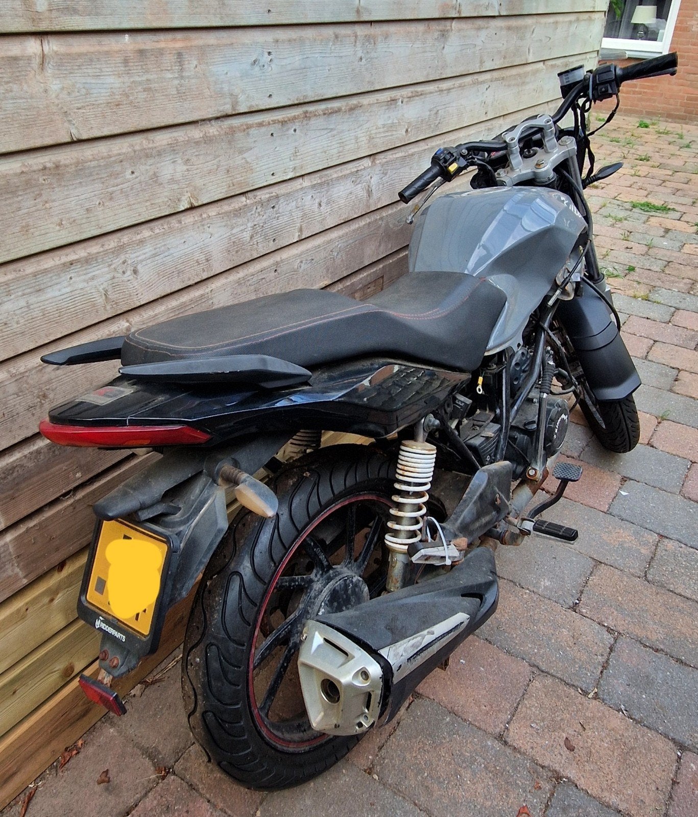 Killerbee brommer/schakelbrommer – opknapper – reservetank, Fietsen en Brommers, Brommers | Schadebrommers, Overige merken, Ophalen