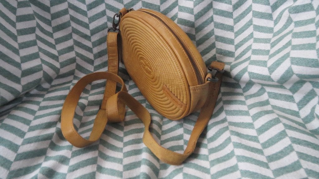 Aunts & Uncles leren tas, nieuw, geel, ovaal 28x16x5cm, Sieraden, Tassen en Uiterlijk, Overige merken, Verzenden, Geel, Nieuw