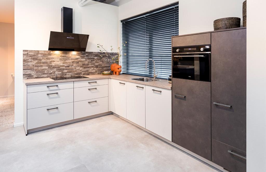Moderne hoekkeuken met volledig set apparaat, Huis en Inrichting, Keuken | Complete keukens, Ophalen, Gebruikt, Hoekkeuken, Kunststof
