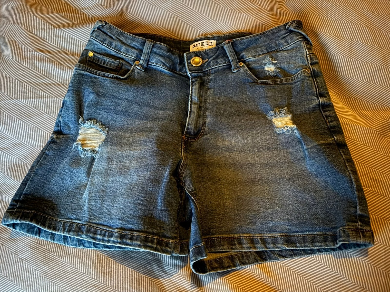 Gratis !!!Korte spijkerbroek, Ophalen of Verzenden, Zo goed als nieuw, Blauw, W27 (confectie 34) of kleiner