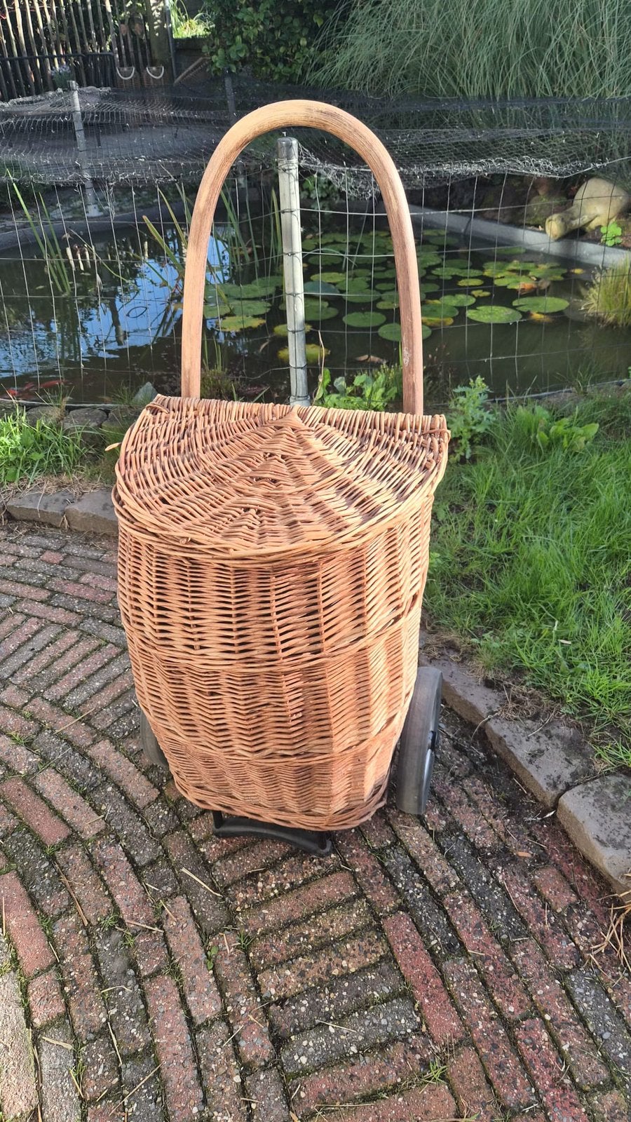 Antieke boodschappenkar rotan, Ophalen, Zo goed als nieuw