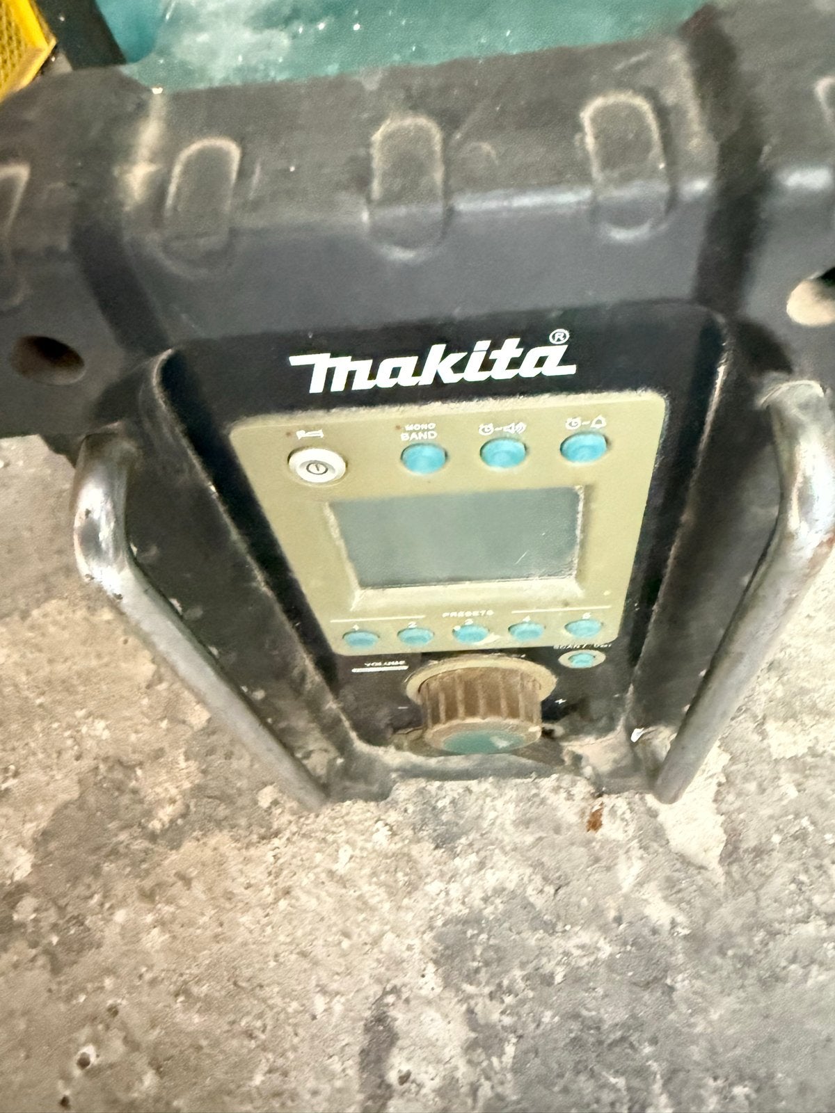 Makita BMR100 bouwradio (zonder accu), Ophalen of Verzenden, Gebruikt, Bouwradio