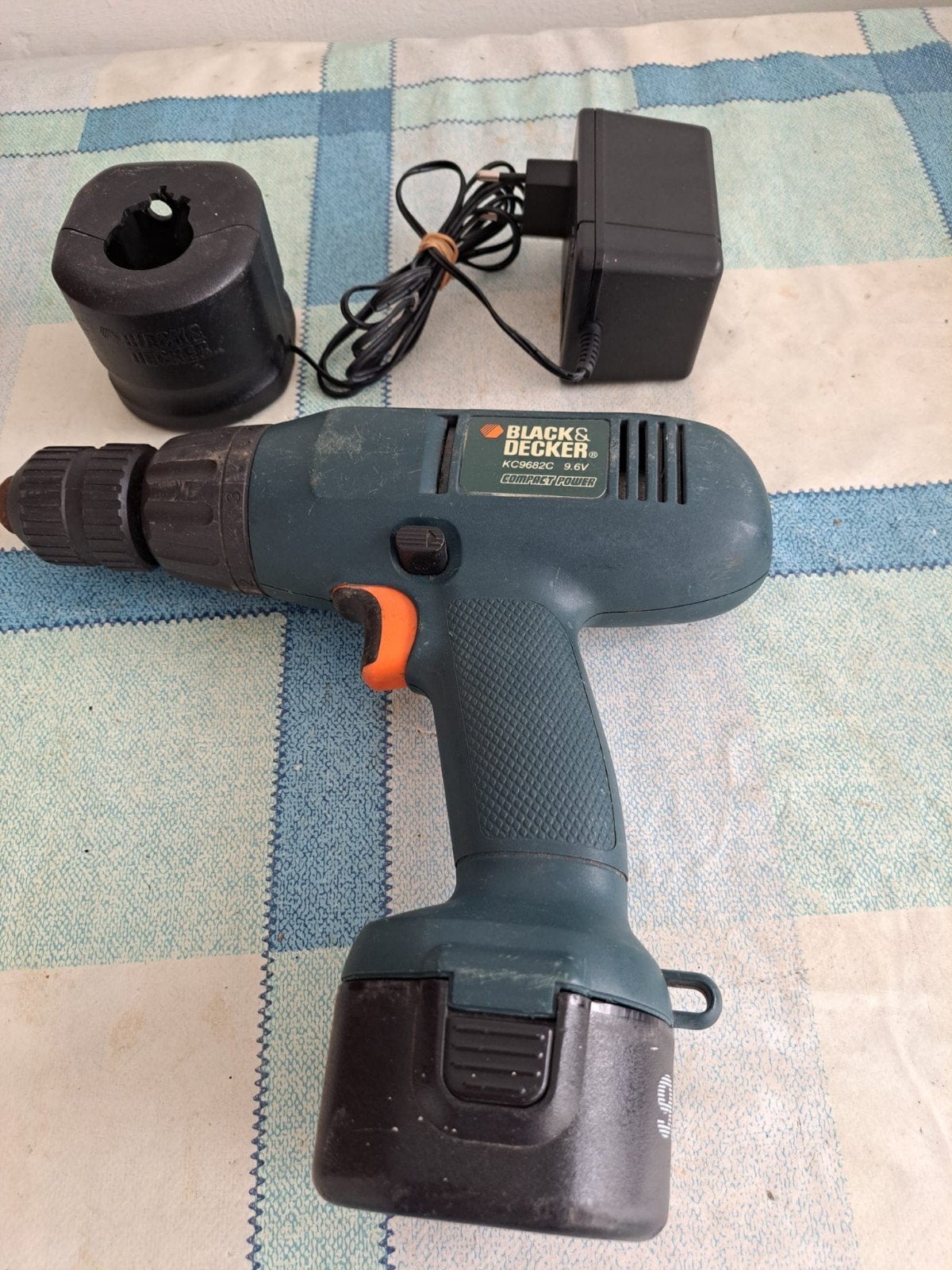 Black&Decker KC 9682 C kompact power accuboormachine, Ophalen of Verzenden, Zo goed als nieuw, Boor- en Schroefmachine