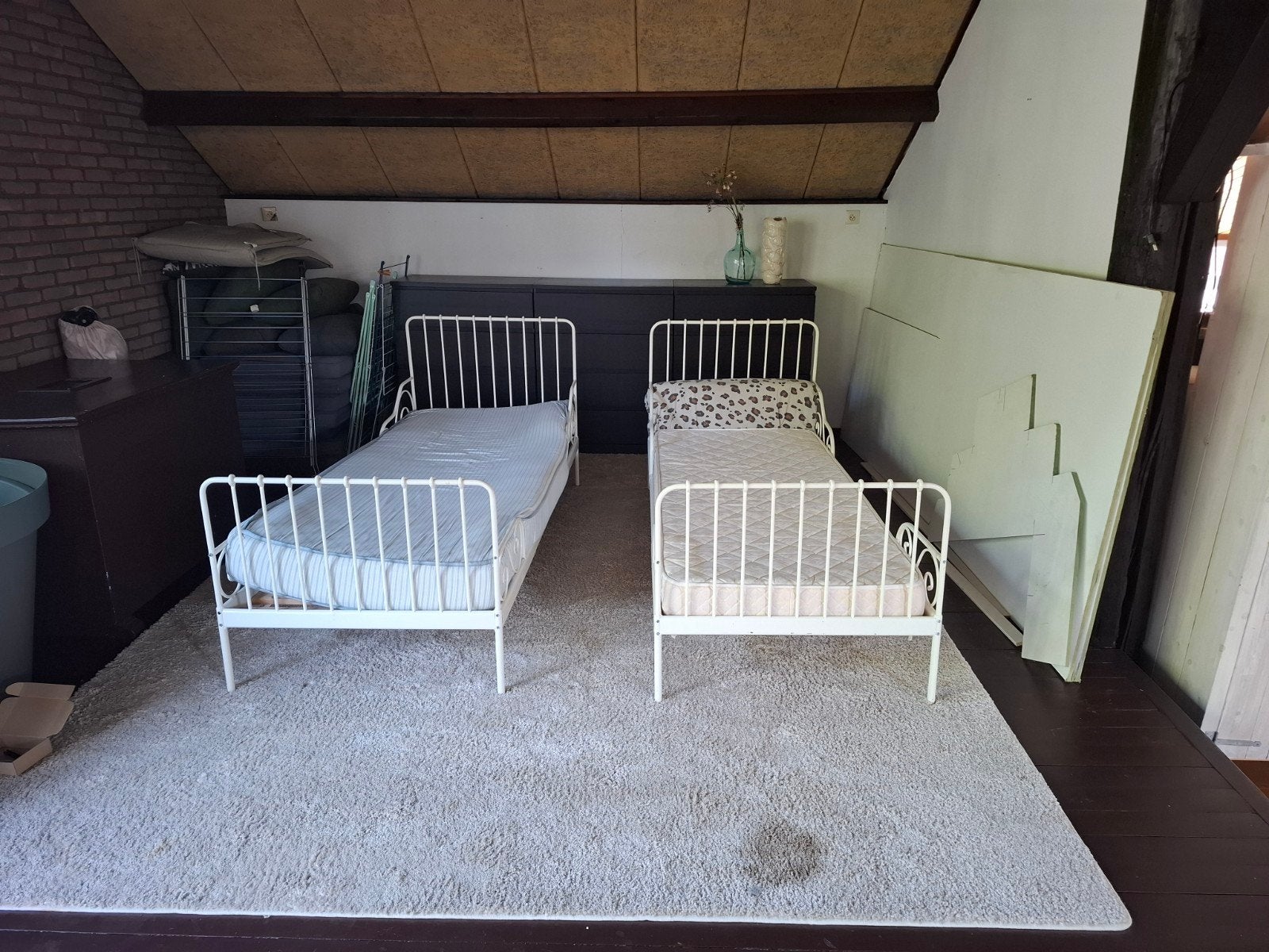 Twee meegroei eenpersoonsbedden (IKEA) met lattenbodem en ma, Huis en Inrichting, Slaapkamer | Bedden, Ophalen, Gebruikt, 90 cm