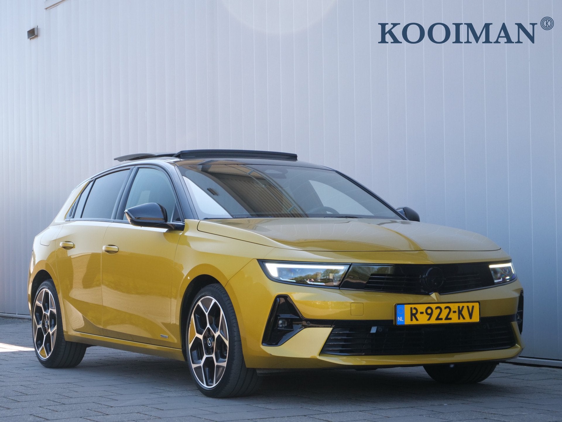 Opel Astra 1.2 Turbo Ultimate 130 Pk Automaat Navi / DAB / A, Gebruikt, 1199 cc, 3 cilinders, 131 pk