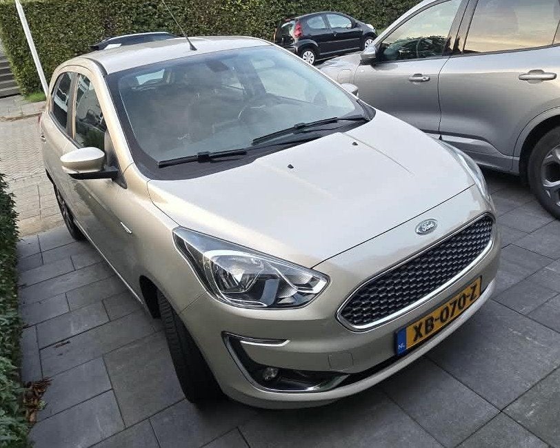 Ford Ka+ Ultimate vol opties in perfecte staat, Auto's, Voorwielaandrijving, 40 €/maand, 1041 kg, Origineel Nederlands