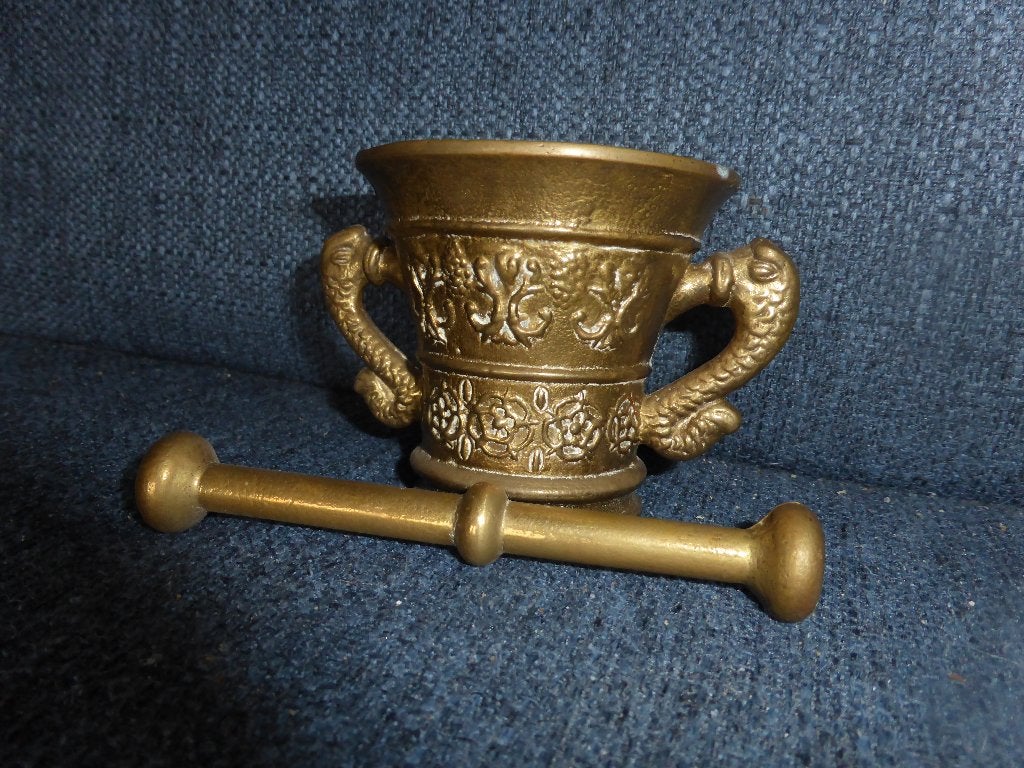 T.K. Vijzel Messing/ Brons met Stamper., Ophalen of Verzenden, Brons