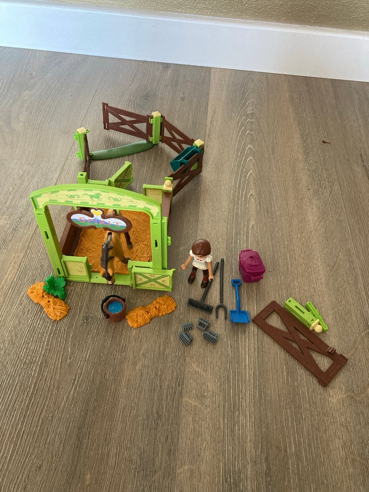 Playmobil 9478 Spirit Lucky's stal met paard en Lucky figuur, Kinderen en Baby's, Gebruikt, Gebouw, Complete set, Ophalen of Verzenden