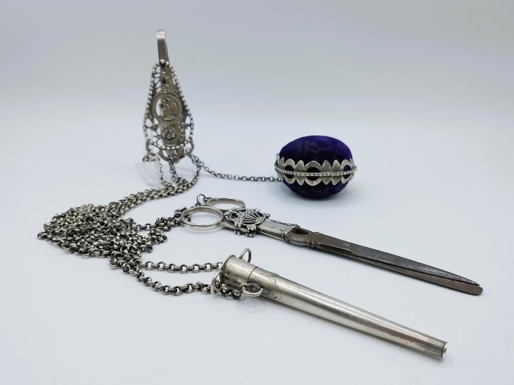 Zilveren Friese Chatelaine, 18e eeuws, Verzenden, Zilver