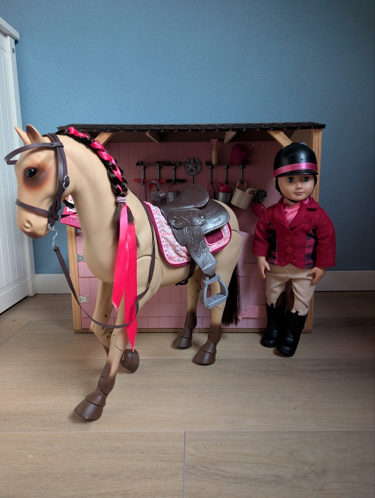 Our Generation Paardenstal met accessoires, pop en paard, Ophalen, Zo goed als nieuw, Overige typen