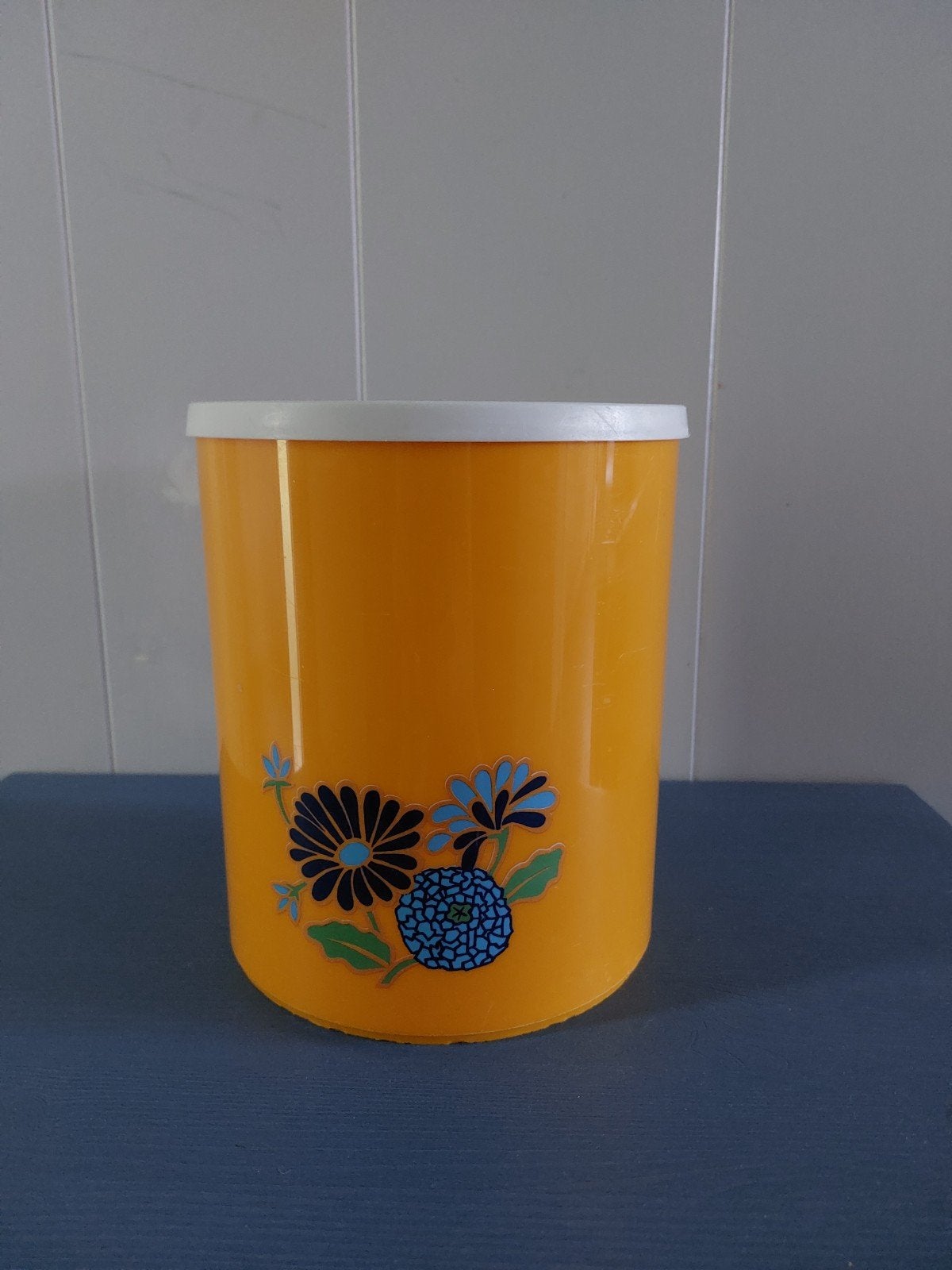 Vintage gele kunststof voorraadbus bloemen jaren 70, Verzamelen, Retro, Ophalen of Verzenden, Huis en Inrichting