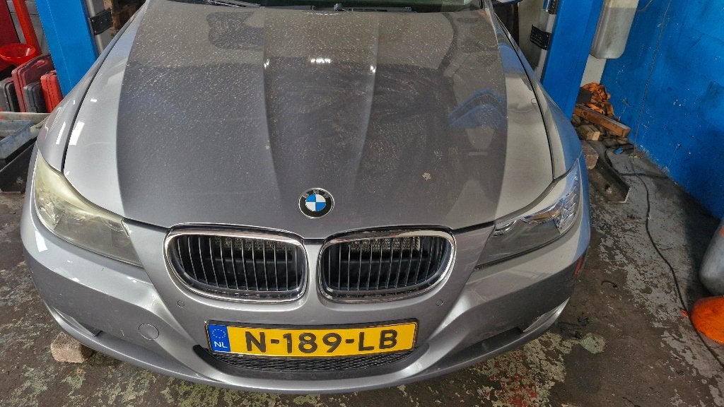 BMW E90 E91 facelift Spacegrau A52/7, Gebruikt, Info@bmw.de, Links, Petuelring 130, 80788 München, Duitsland