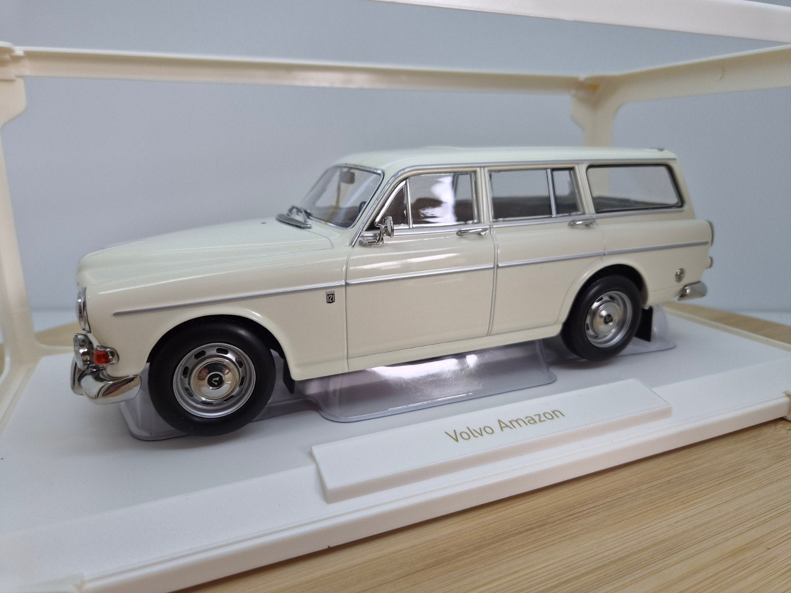 Norev Volvo Amazon Break Pearl White 1:18 Nieuw!, Auto, Verzenden, Nieuw, Norev