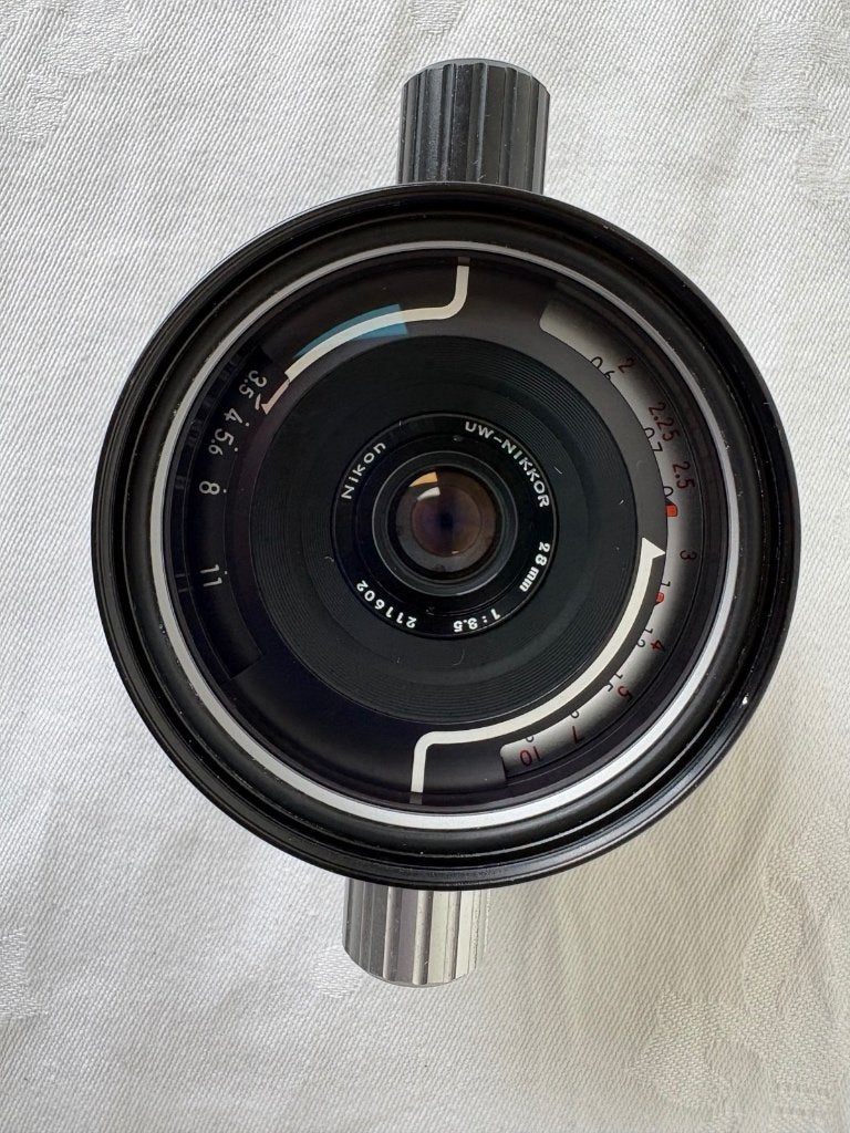 Foto 3 van Nikonos UW-Nikkor 20 mm en 28 mm en opsteekzoeker
