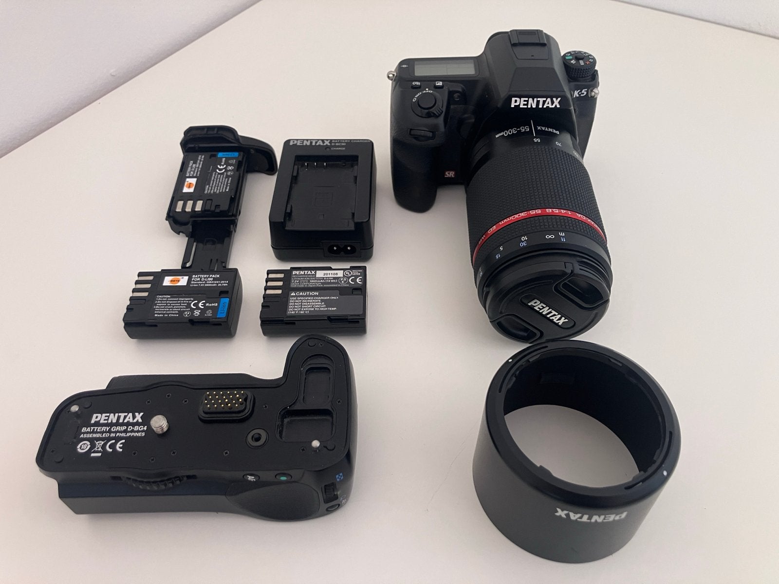 Pentax K5 spiegelreflexcamera met 55-300mm lens en extra's, Spiegelreflex, Beeldstabilisatie, Ophalen of Verzenden, Zo goed als nieuw