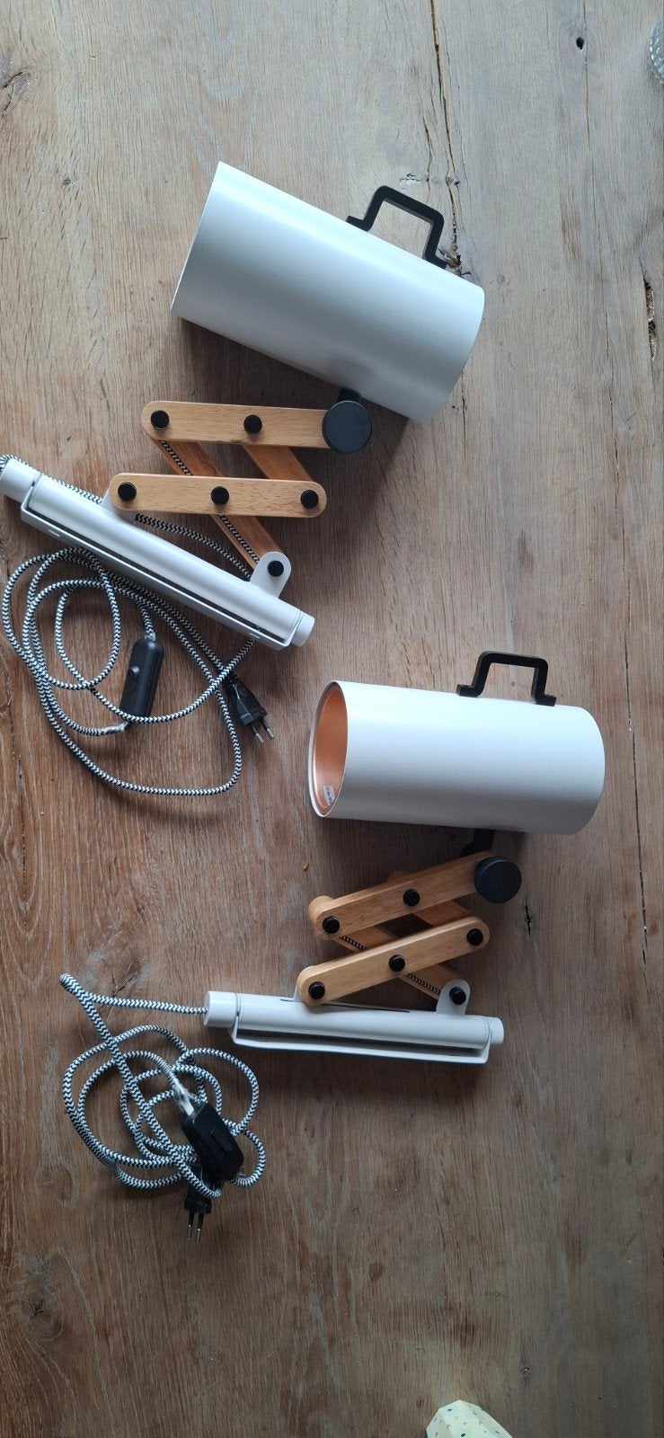 Set van 2 verstelbare wandlampen van Zuiver met houten arm, Huis en Inrichting, Metaal, Wit, Overige merken, Ophalen of Verzenden