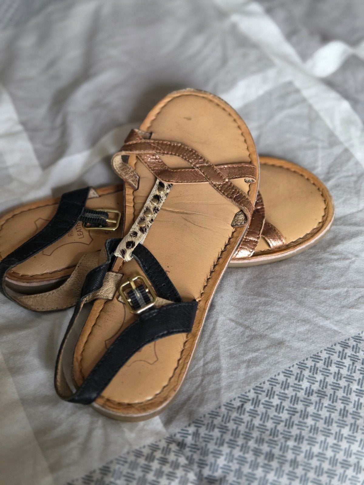 Gedragen sandalen ( mt 33) met bandjes , nog heel / leer/ sh, Ophalen of Verzenden, Gedragen, Overige kleuren, Sandalen of Muiltjes