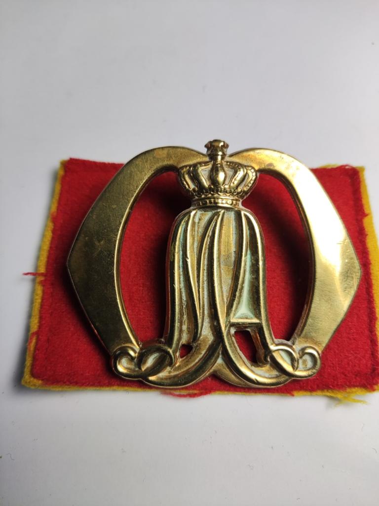 oud koperen baretembleem KMA., Ophalen of Verzenden, Landmacht, Nederland, Embleem of Badge