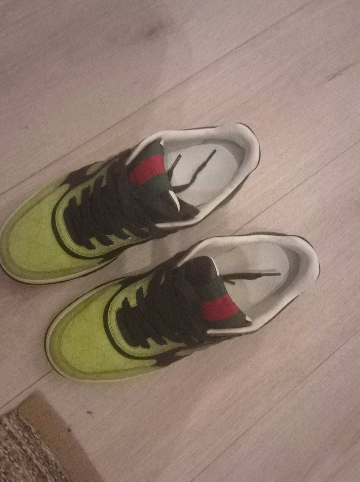Gucci Re-Web Low-Top Groene Sneakers - Iconisch Design, Gucci, Ophalen of Verzenden, Groen, Sneakers of Gympen