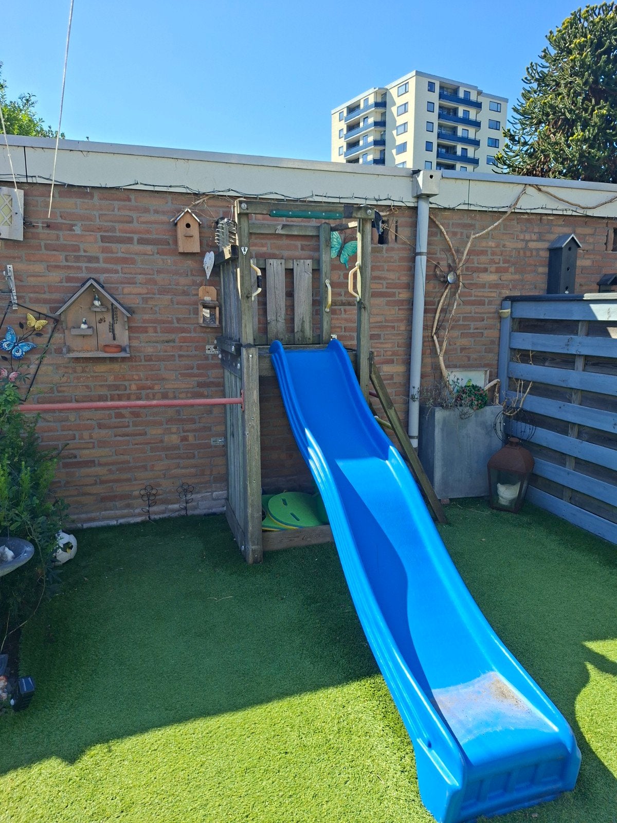 Speeltoren met glijbaan en duikelrek - stevig, opknapper, Kinderen en Baby's, Speelgoed | Buiten | Speeltoestellen, Ophalen, Gebruikt