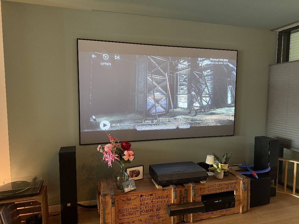 Optoma UHZ65UST laser beamer + Edge 4K ALR-scherm 100"| €800