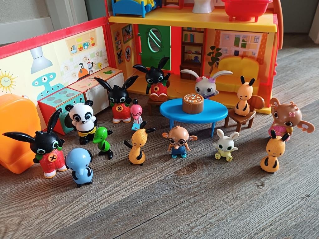 bing konijn speelhuis + 14 figuren & meubels bingkonijn coco, Ophalen of Verzenden, Gebruikt, Poppenhuis