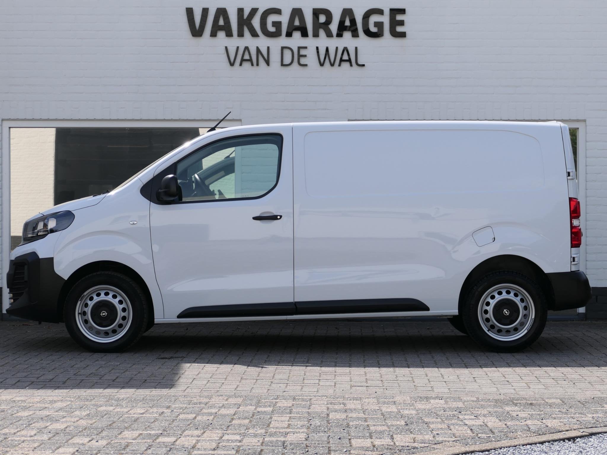 Opel Vivaro 2.0 Diesel 145 L2 | 10" scherm | Apple-/Android, Stof, Gebruikt, Euro 6, 2500 kg