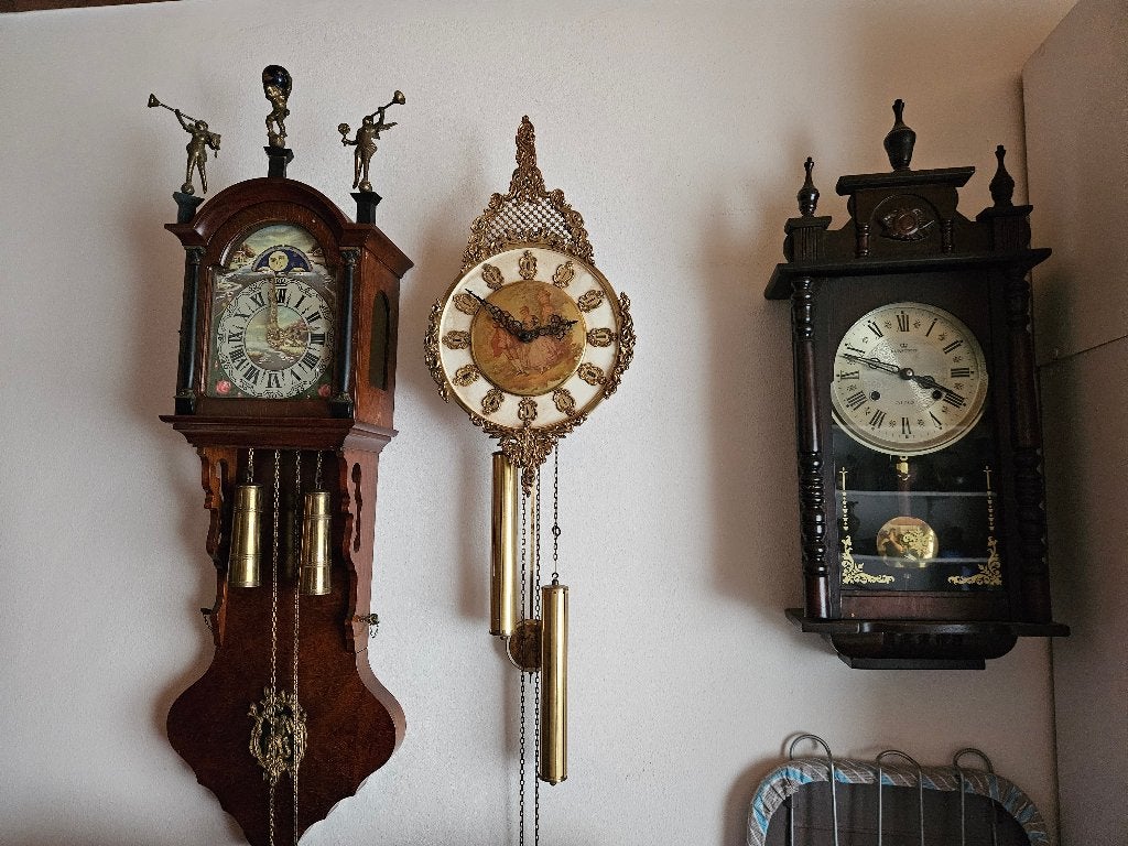 Verzameling klokken, Huis en Inrichting, Woonaccessoires | Klokken, Ophalen, Gebruikt, Analoog, Wandklok