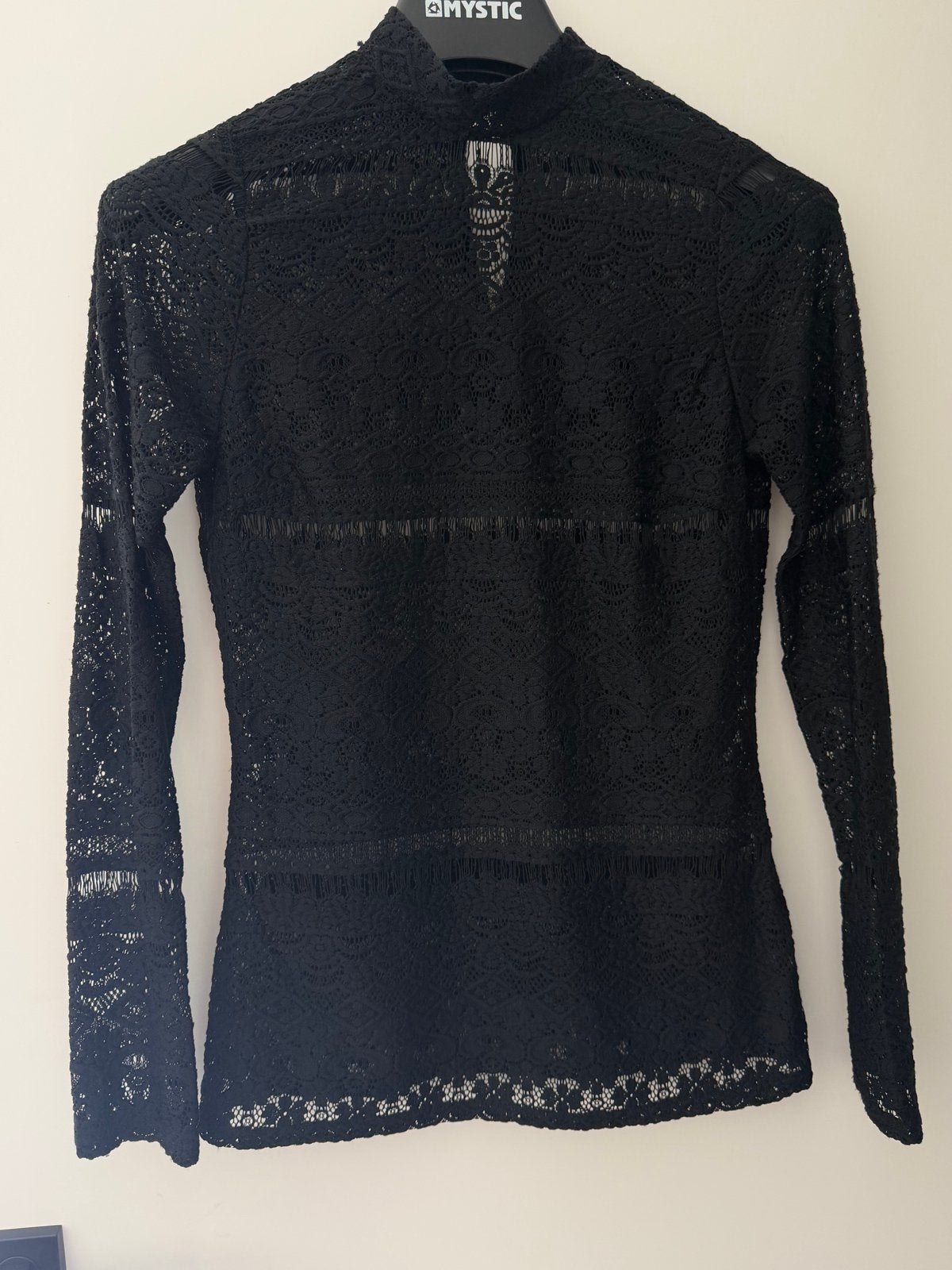 Debenhams - Zwart kanten t-shirt | maat 36, Zwart, Ophalen of Verzenden, Zo goed als nieuw, Lange mouw