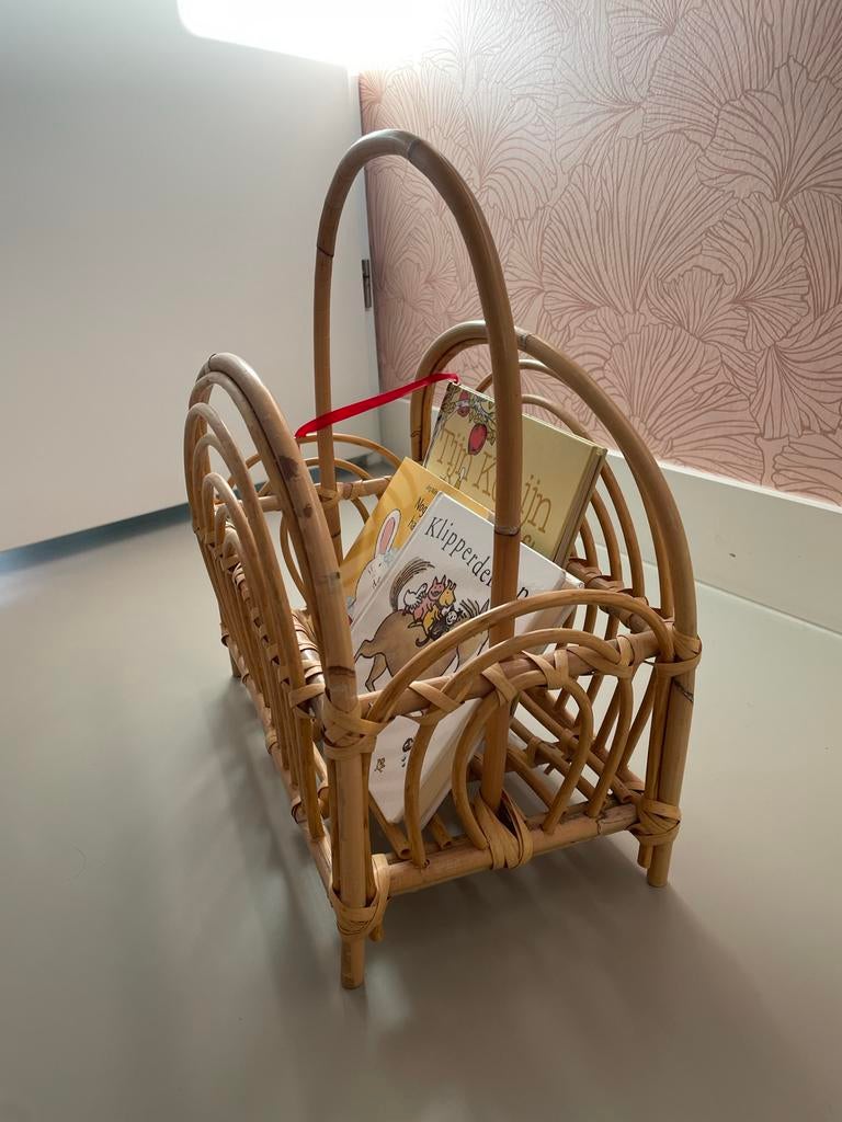 Rotan boekenmandje voor kinderkamer - Zo goed als nieuw, Huis en Inrichting, Ophalen, Zo goed als nieuw