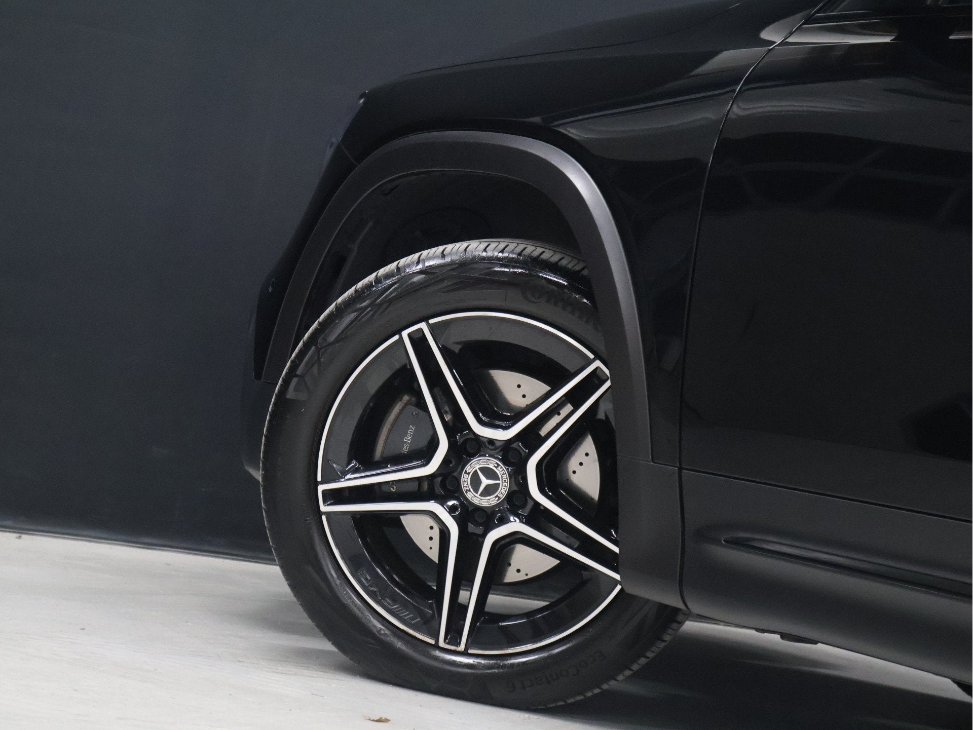 Mercedes-Benz GLB 200 Business Solution AMG 7p. [SCHUIFKANTE, Dealer onderhouden, 4 cilinders, 7 stoelen, Zwart