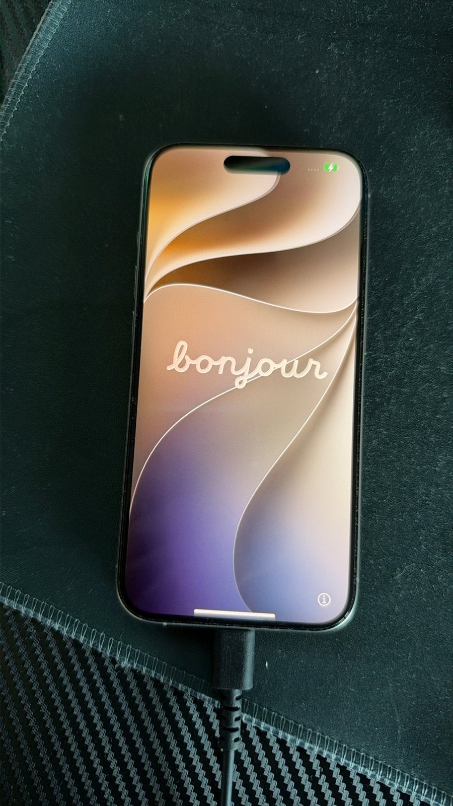 iPhone 15 Pro met hoesjes en dubbel glas - Zo goed als nieuw, Ophalen, 94 %, Zo goed als nieuw, Zonder simlock