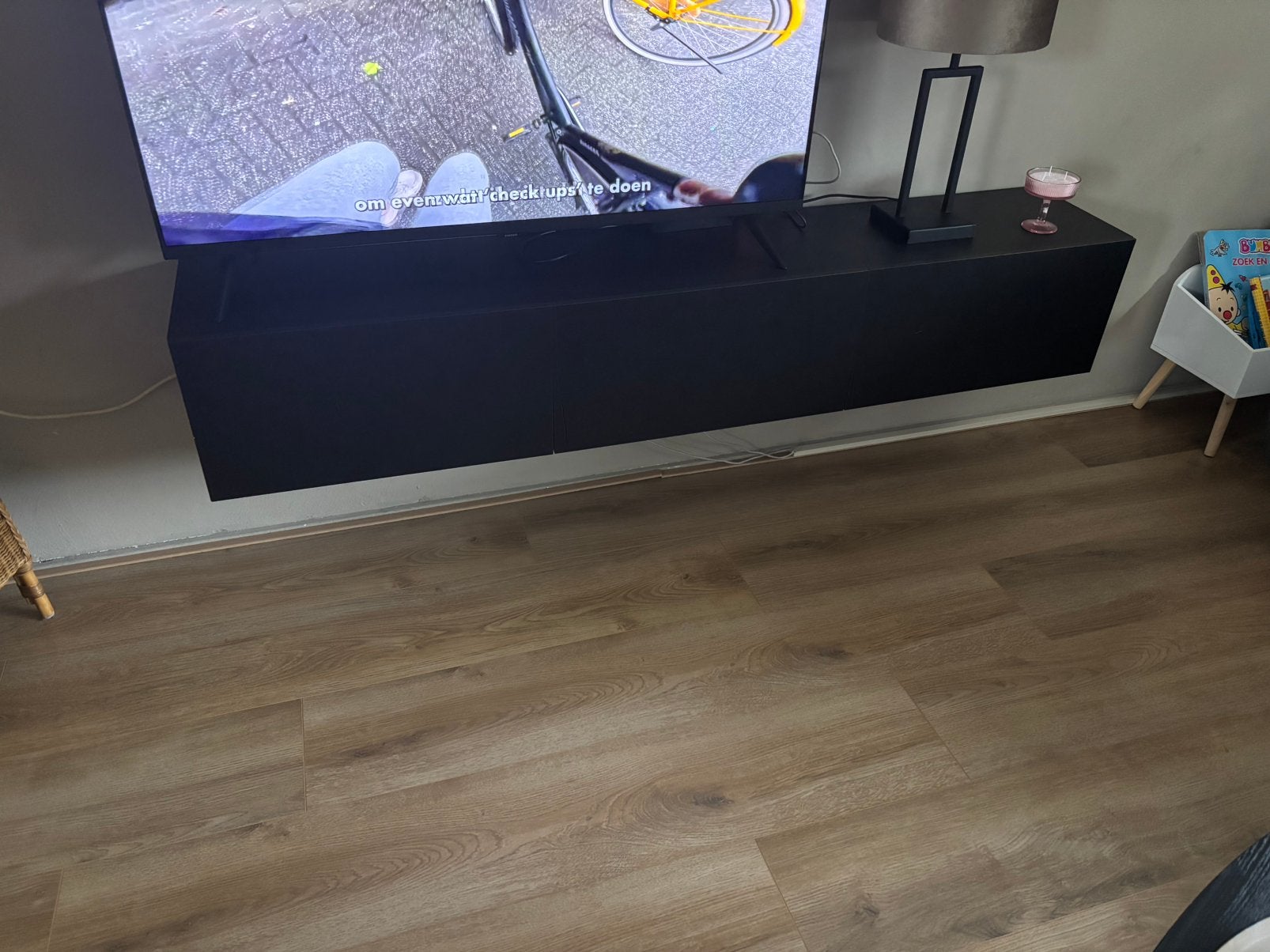 Zwart tv meubel, Huis en Inrichting, Kasten | Televisiemeubels, Ophalen, 150 tot 200 cm, Zo goed als nieuw, Minder dan 100 cm