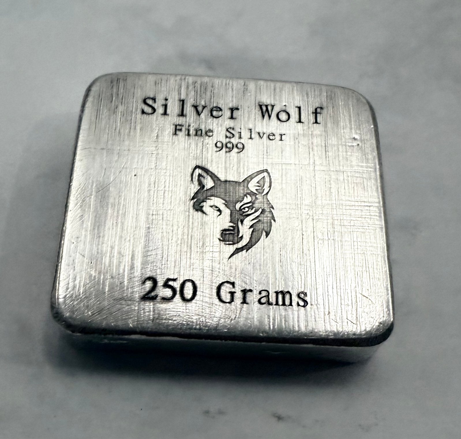 250 grams Zilverbaartje / Wolvenkop / 999 silver, Ophalen of Verzenden, Zilver