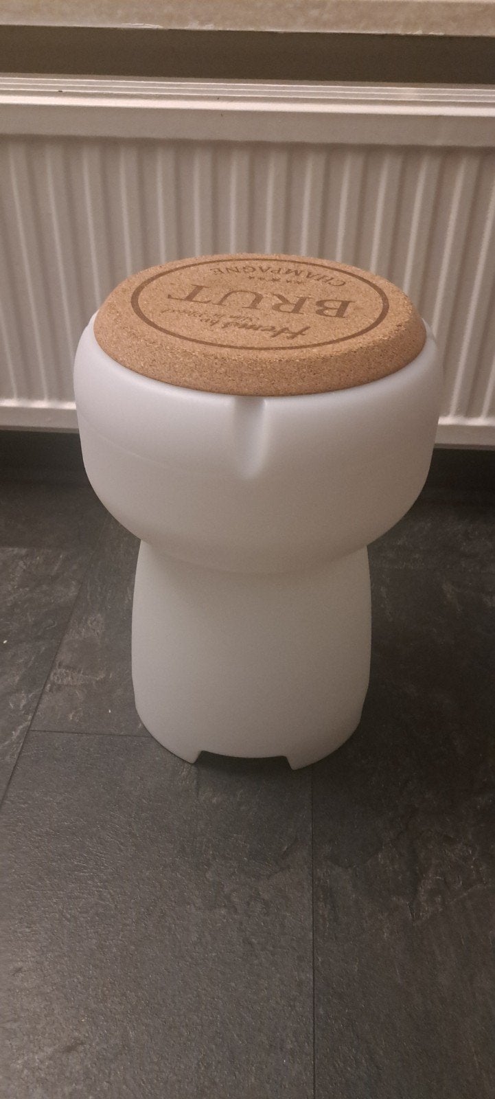 Champagne kurk LED kruk/ bijzettafel, Ophalen of Verzenden, Zo goed als nieuw, Kunststof
