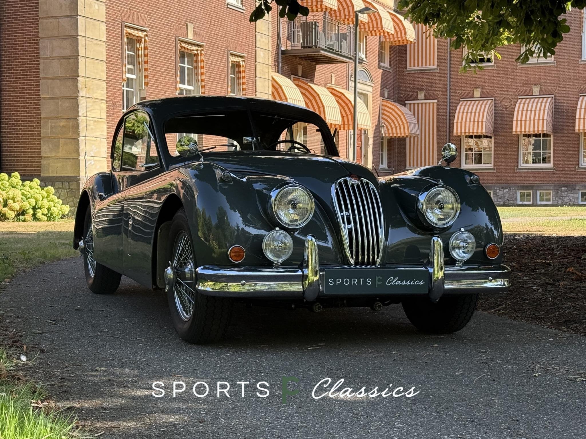 Jaguar Xk140 1957' Jaguar XK140 FHC (LHD Automatic) – Sher, Auto's, Stof, 190 pk, 4 stoelen, Bedrijf
