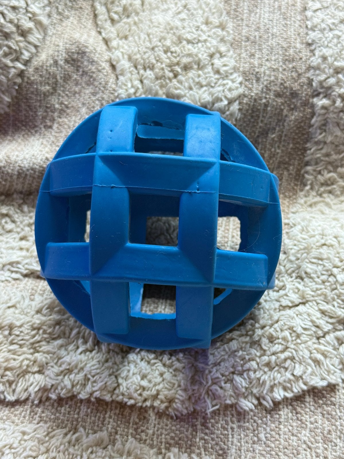 Blauwe rubberen honden speelbal 15 cm, Verzenden, Gebruikt, Hondenballen, Overige merken