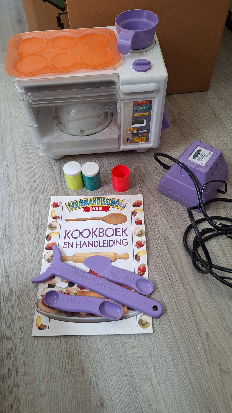 Gourmandissimo Oven Speelgoedoven met Kookboek, Ophalen of Verzenden, Gebruikt, Knutselen
