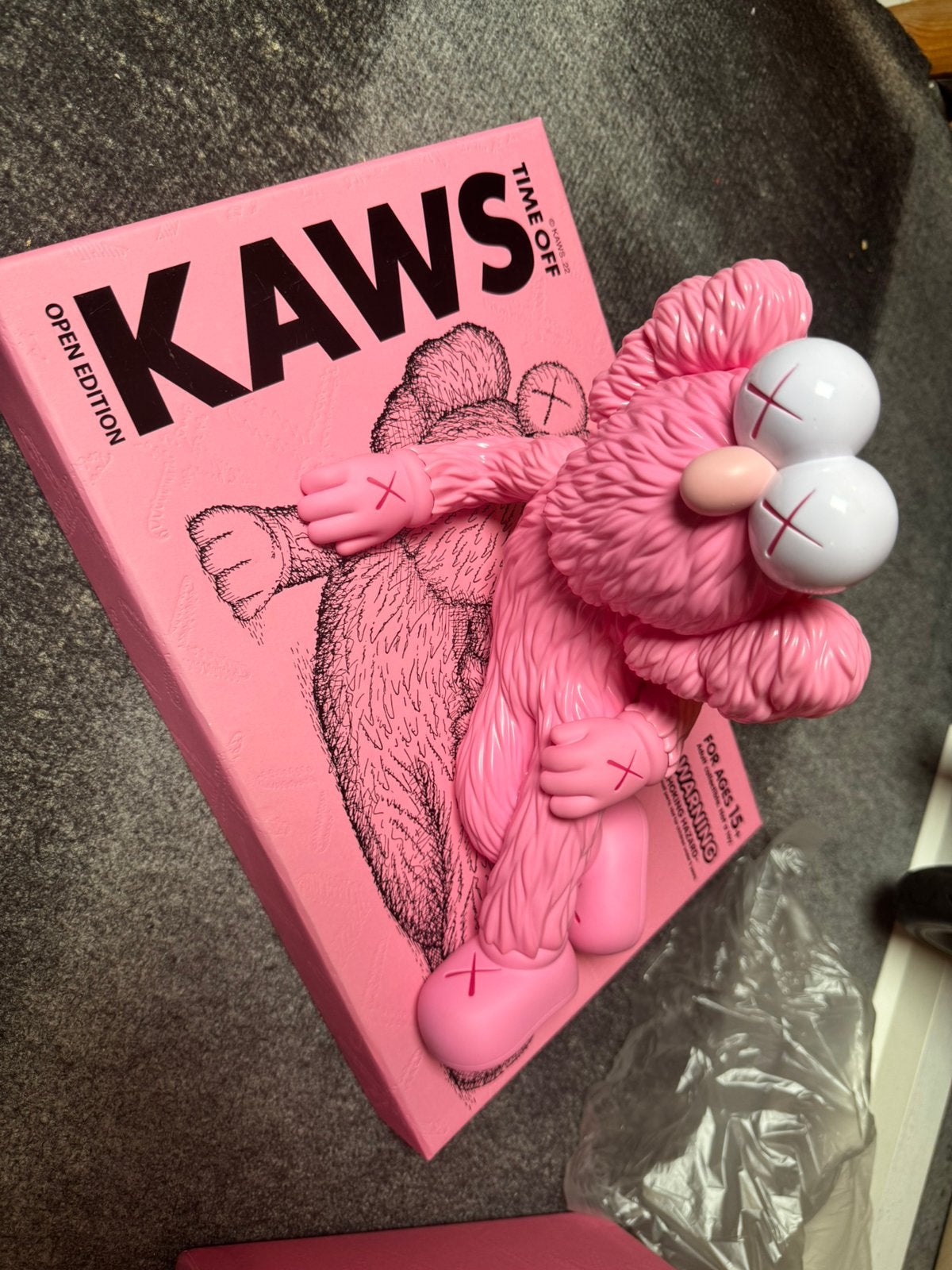 Kaws - Time Off - Vinyl Set, Ophalen