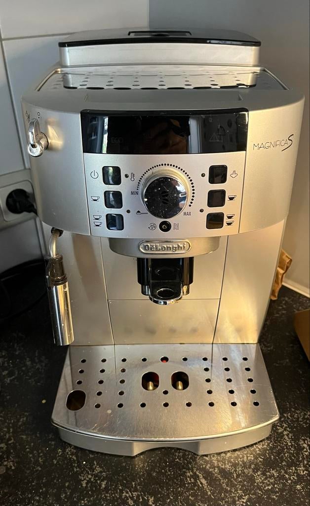 Delonghi Magnifica S Koffieautomaat - Gereviseerd, Witgoed en Apparatuur, Koffiezetapparaten, Refurbished, Koffiebonen, Koffiemachine