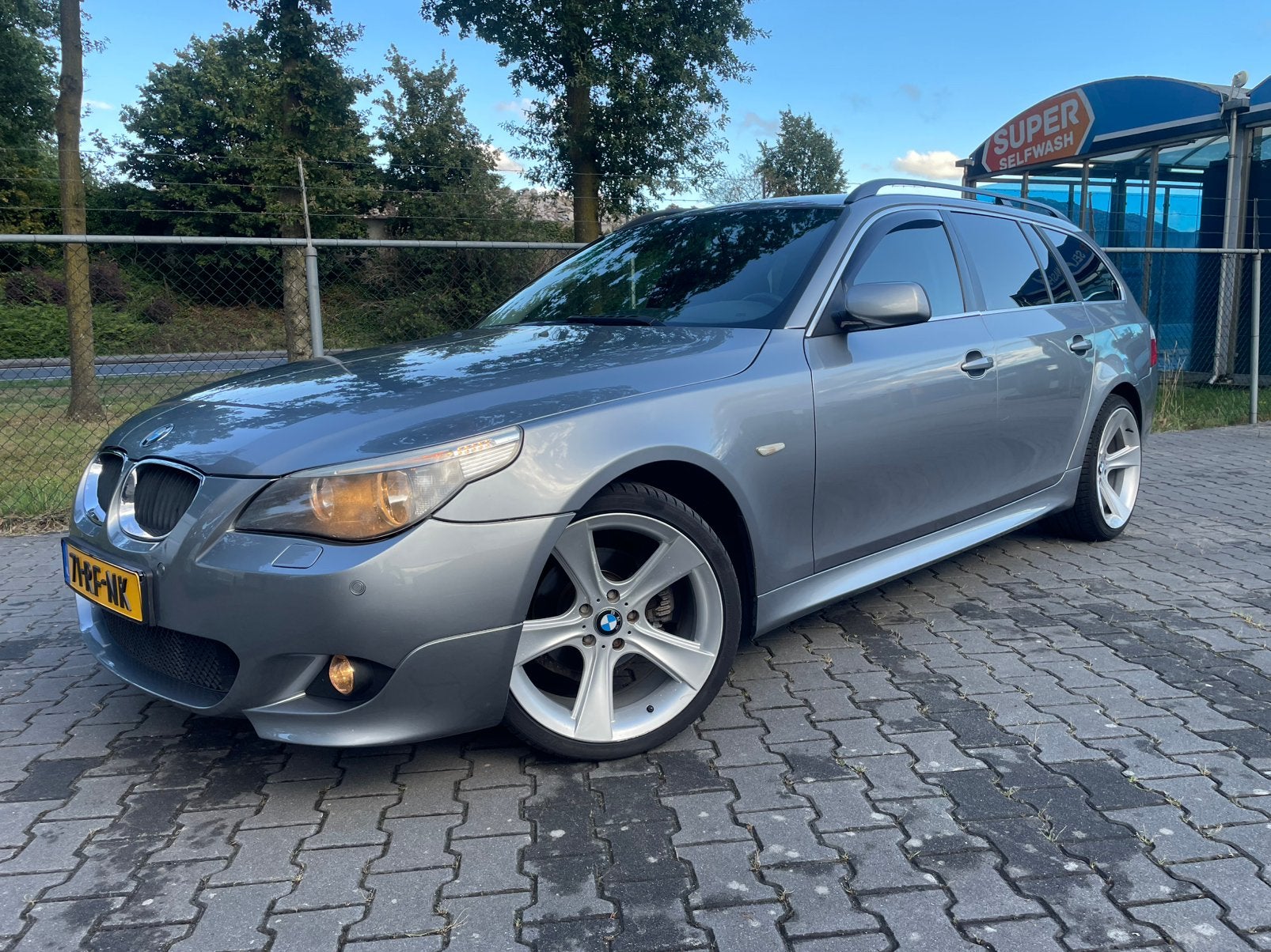 BMW 5-Serie E61 525 Touring M-uitv. AUT 2005 Grijs, Automaat, Achterwielaandrijving, 2000 kg, 1565 kg