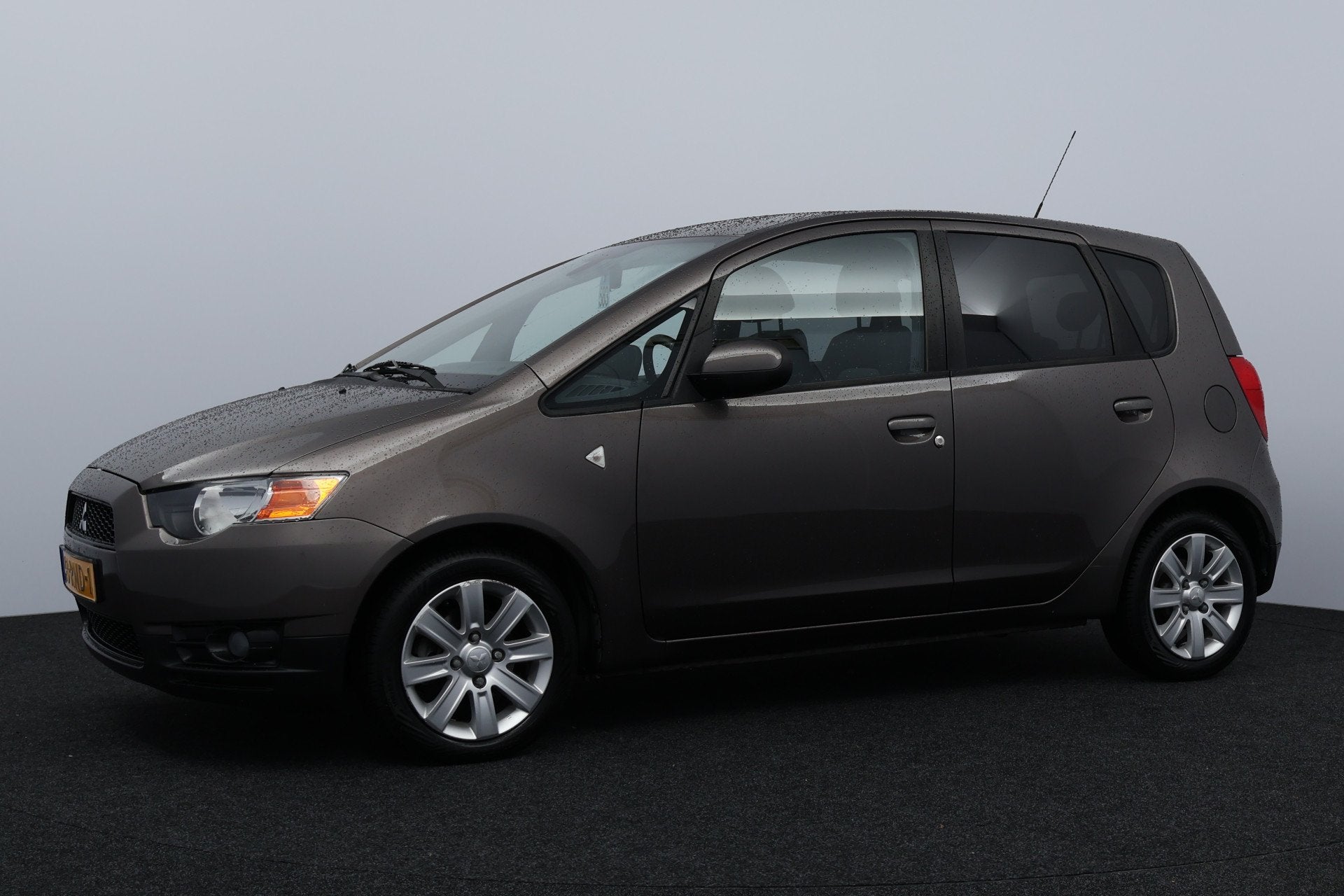Mitsubishi Colt 1.3 Edition Two/ APK 11-2027!/ HISTORIE!/ Ai, Auto's, Voorwielaandrijving, Euro 5, Stof, Gebruikt
