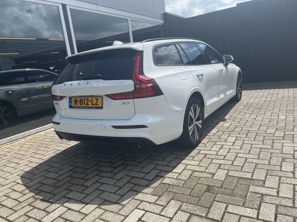 Volvo V60 2.0 B3 Core Carplay / Led / ACC / Clima (bj 2021), Auto's, Euro 6, 4 cilinders, 1969 cc, 1634 kg