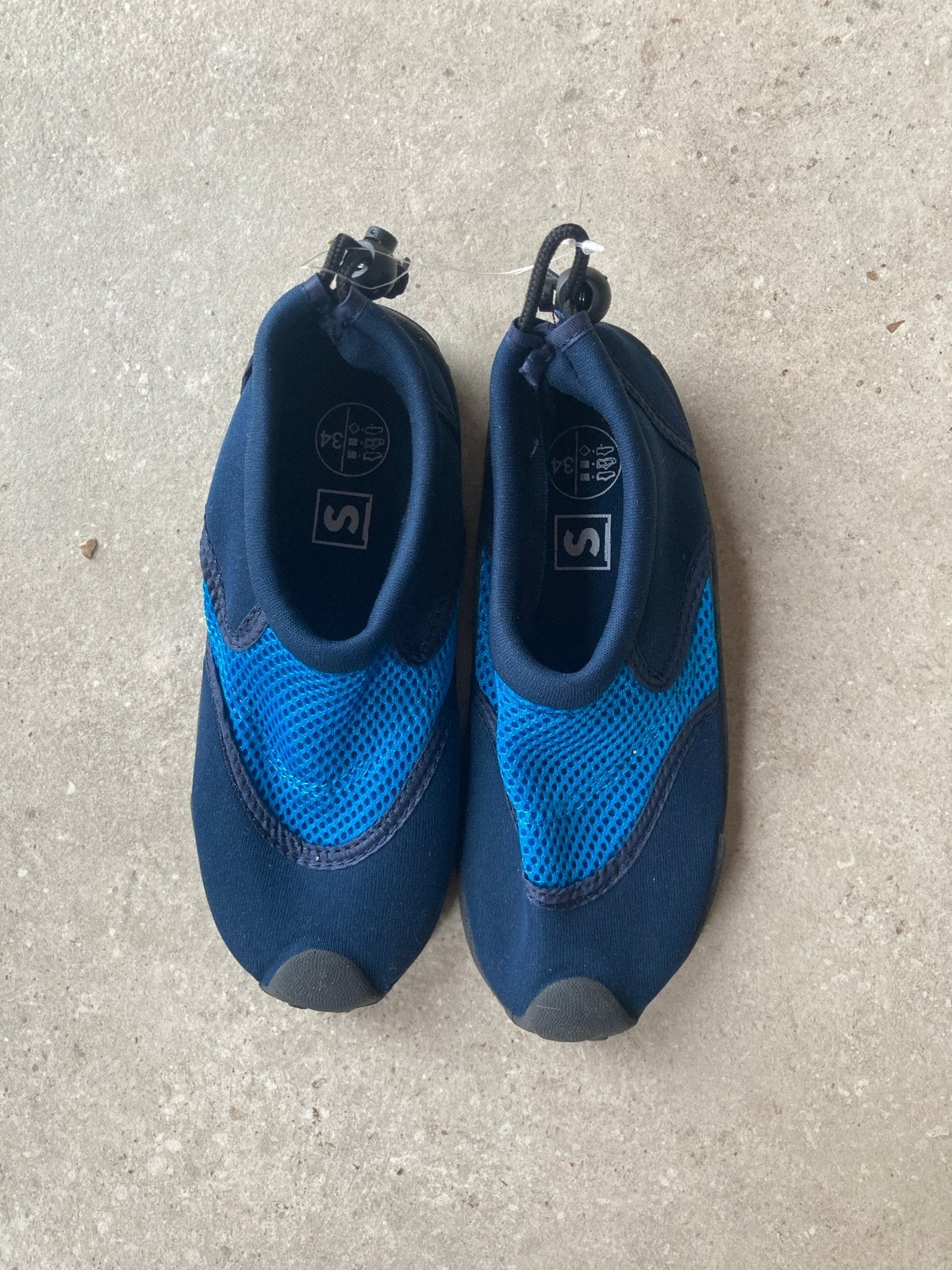 Nieuw. Blauwe waterschoenen maat 34, Kinderen en Baby's, Kinderkleding | Schoenen en Sokken, Jongen of Meisje, Schoenen, Nieuw