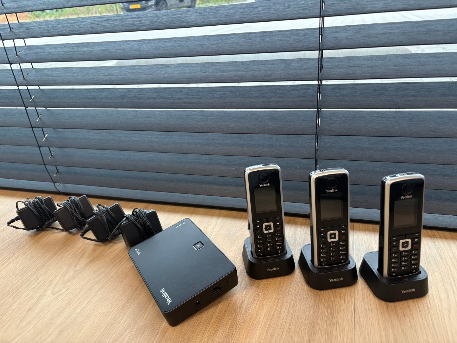 Yealink W52P Kantoor VoIP-telefoon, Ophalen of Verzenden, Zo goed als nieuw, 3 handsets