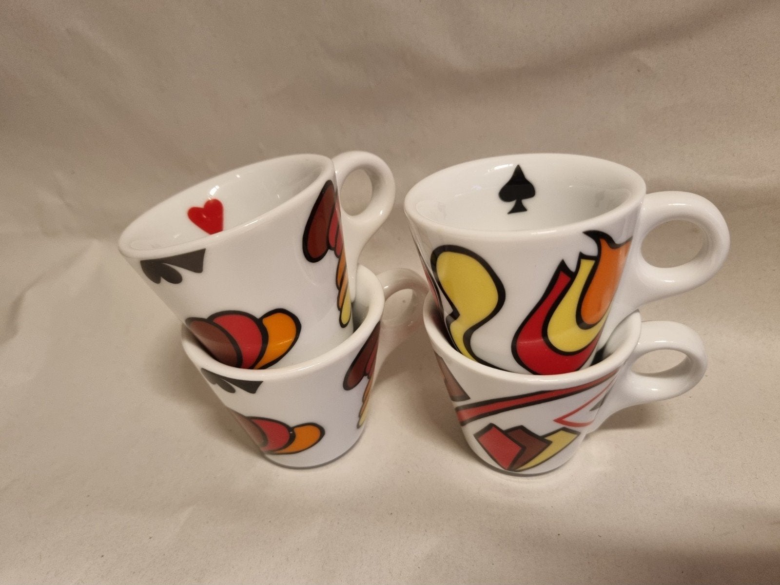Holland Casino Espresso Kopjes en Schotels - Set van 4, Overige merken, Ophalen of Verzenden, Zo goed als nieuw, Modern
