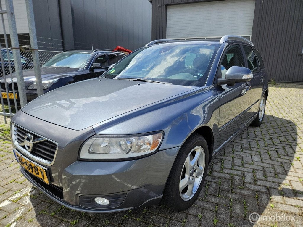 Volvo V50 1.6 D2 S/S Business Edition AIRCO/CRUISE/NAVI APK, Voorwielaandrijving, Euro 5, 4 cilinders, 1290 kg