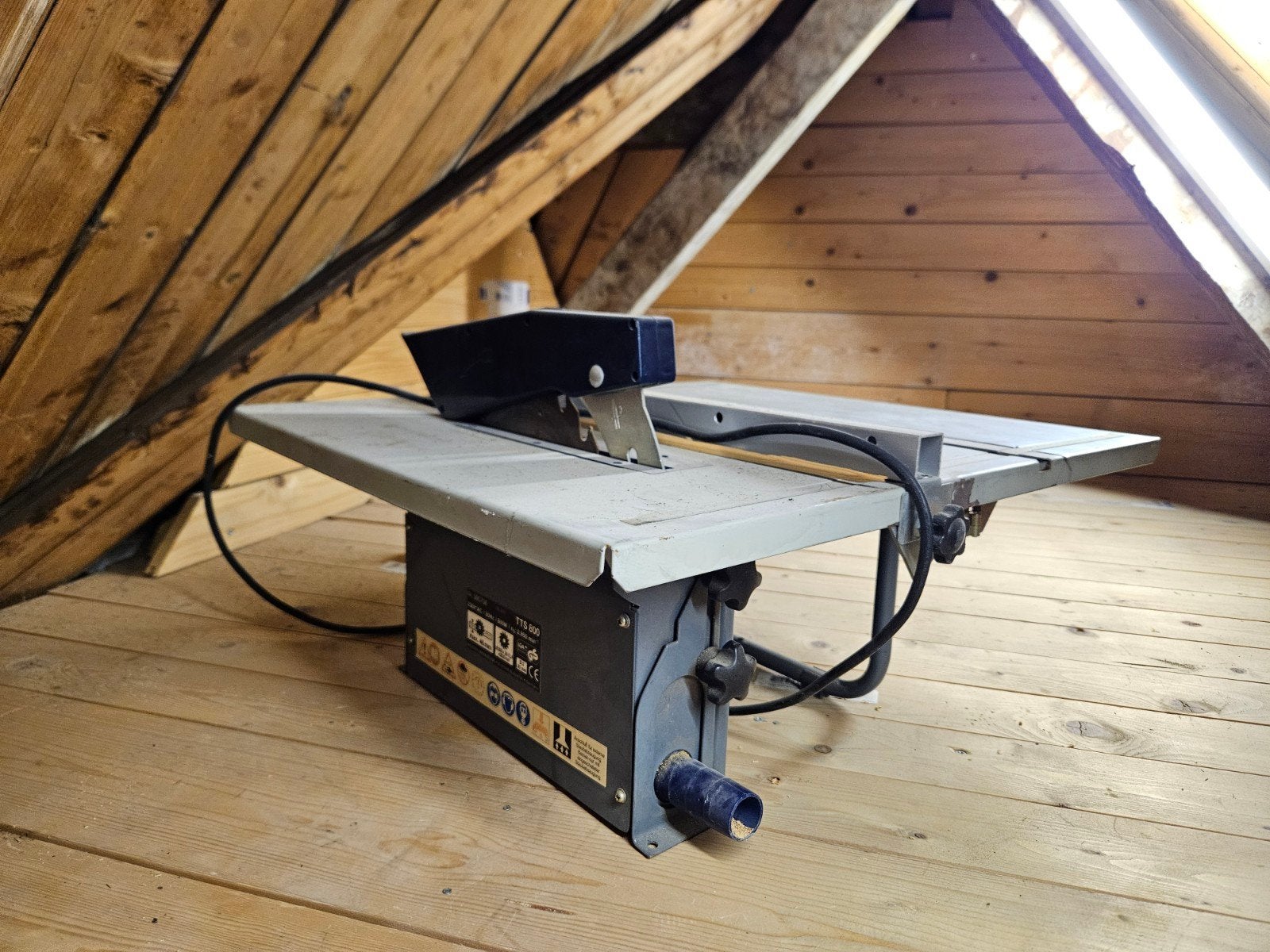 Kleine zaagtafel, Ophalen, 1200 watt of meer, Cirkelzaag, 30 tot 70 mm