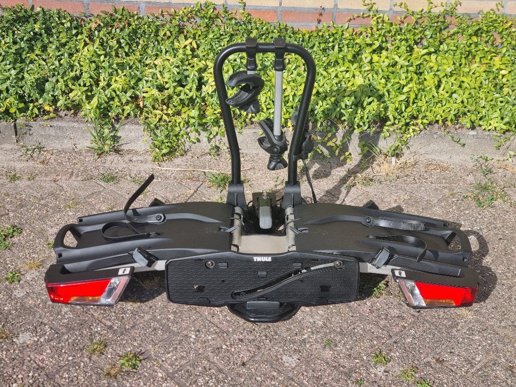 Fietsendrager Thule EasyFold Voor 2 Ebike's Kantelbaar ZGAN, Auto diversen, Fietsendragers, Ophalen, Elektrische fiets, Zo goed als nieuw